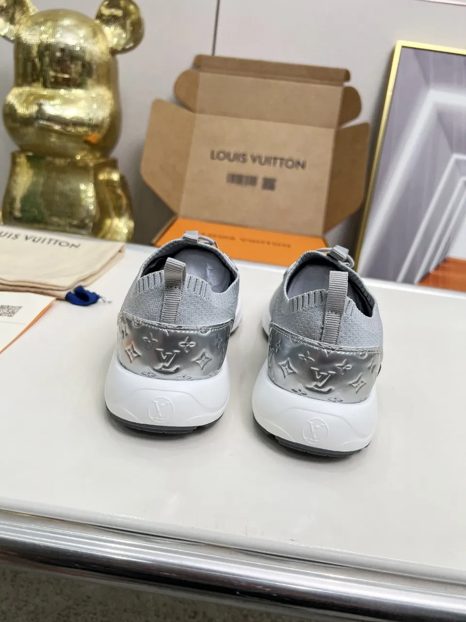 Men's Men's Shoes💰540 Men's and Women's LV Olym Men's Shoes💰ia sneakers are knitted technical fabric body with Monogram canvas trim, elastic laces and pull tabs for easy on and off, and light outsoles embellished with Monogram flowers for a comfortable and elastic wearing experience. Knitted technical fabric shoelaces, Louis Vuitton elements 35-45 (34*45*46* custom-made, non-refundable and non-exchangeable)